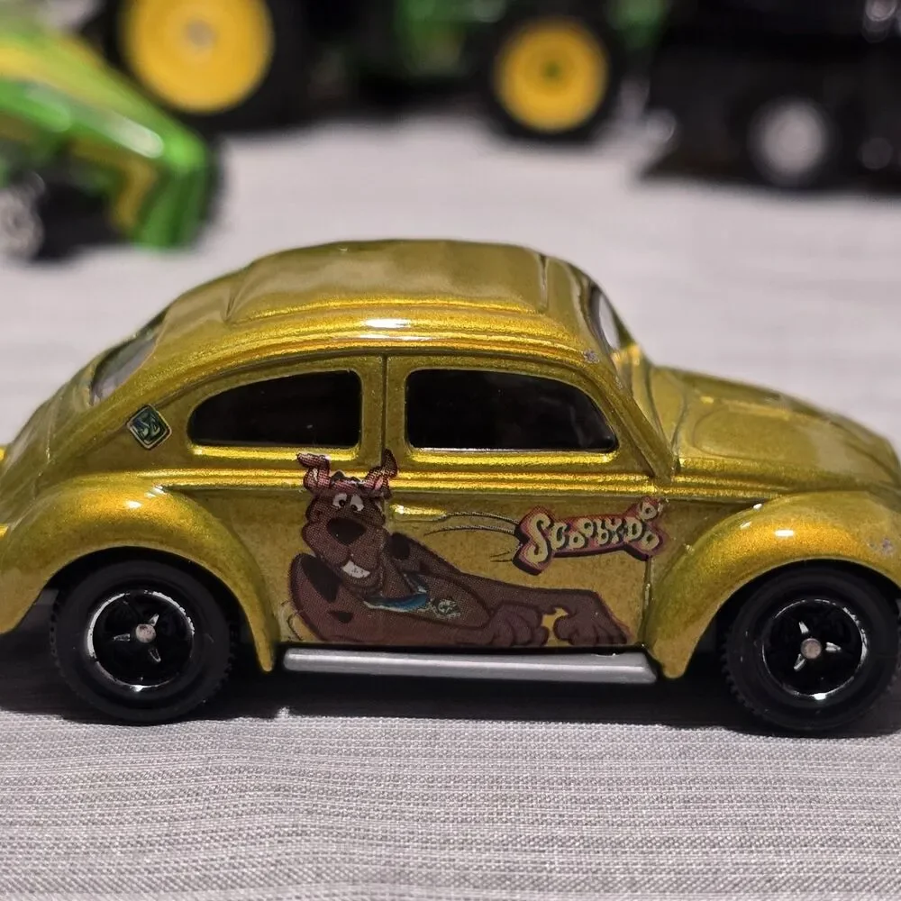 VTG Matchbox Scooby-Doo 1962 VW Beetle Gold Diecast Car 1:58 Scale 1998 Mattel